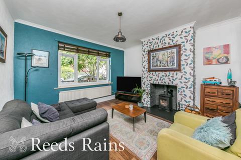 3 bedroom semi-detached house for sale, Maple Avenue, Cheshire SK11