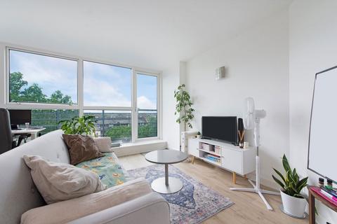 1 bedroom flat for sale, Sweden Gate, London SE16