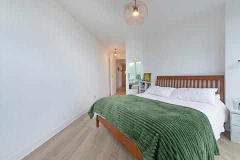 1 bedroom flat for sale, Sweden Gate, London SE16