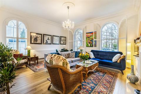 3 bedroom apartment for sale, Queens Parade, Cheltenham