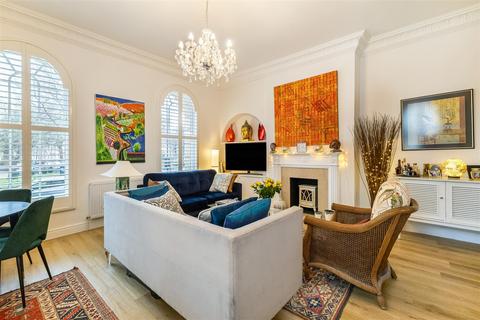 3 bedroom apartment for sale, Queens Parade, Cheltenham