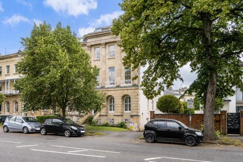 3 bedroom apartment for sale, Queens Parade, Cheltenham