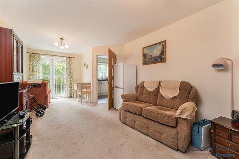 1 bedroom apartment for sale, Roslyn Court, Lisle Lane, Ely, Cambridgeshire, CB7 4FA