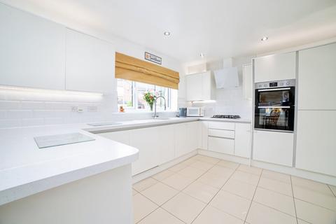 4 bedroom detached house for sale, Beacon View, NEWARK, Nottinghamshire, NG22