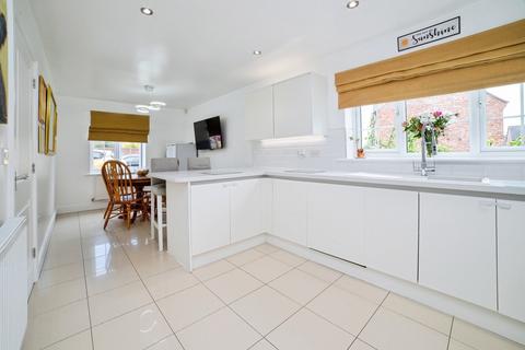 4 bedroom detached house for sale, Beacon View, NEWARK, Nottinghamshire, NG22