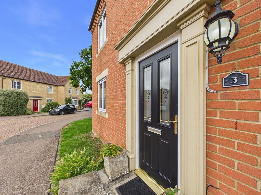 3 bedroom semi-detached house to rent