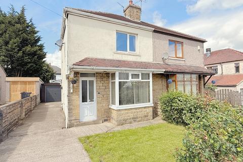 Semi-detached house - Oakdale Drive, Shipley, BD18