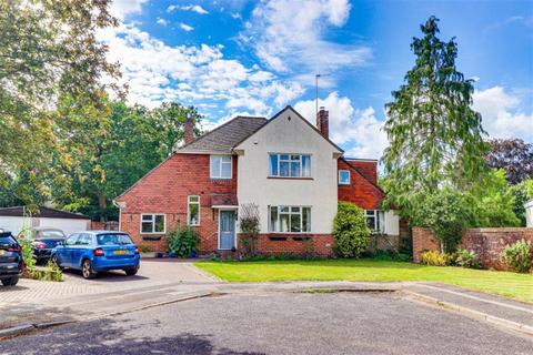 5 bedroom detached house for sale, 6 The Lawns, Milford GU8