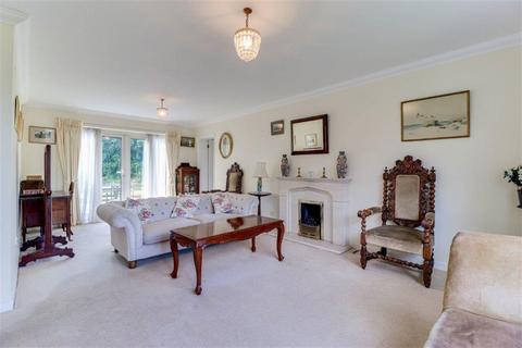 5 bedroom detached house for sale, 6 The Lawns, Milford GU8