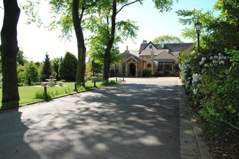 5 bedroom detached house for sale, Hopton Hall Lane, Mirfield