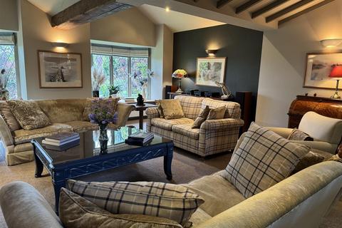 5 bedroom detached house for sale, Hopton Hall Lane, Mirfield