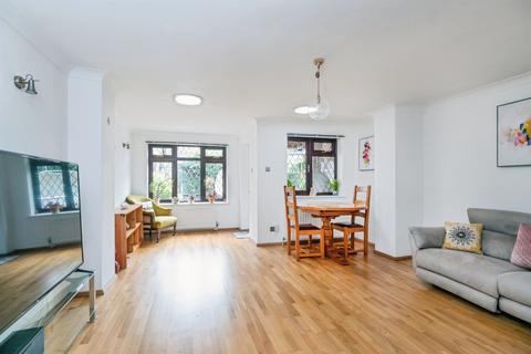 3 bedroom terraced house for sale, Lagonda Close, Newport Pagnell