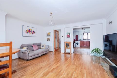 3 bedroom terraced house for sale, Lagonda Close, Newport Pagnell