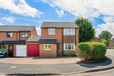3 bedroom detached house for sale, Wear Road, Bicester, OX26