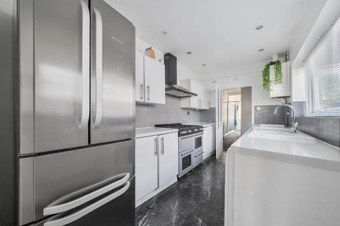 2 bedroom terraced house to rent, Londesborough Road, Hampshire PO4