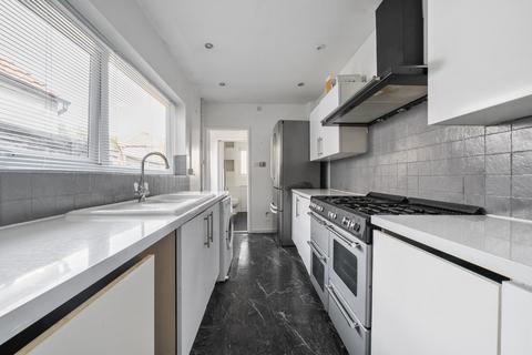 2 bedroom terraced house to rent, Londesborough Road, Hampshire PO4