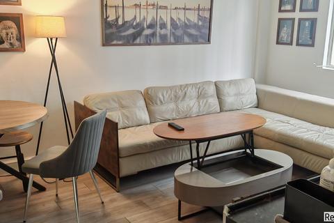 1 bedroom flat for sale, Romney Court, London, Greater W12
