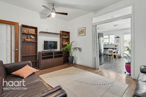3 bedroom terraced house for sale, Luton Road, Walthamstow