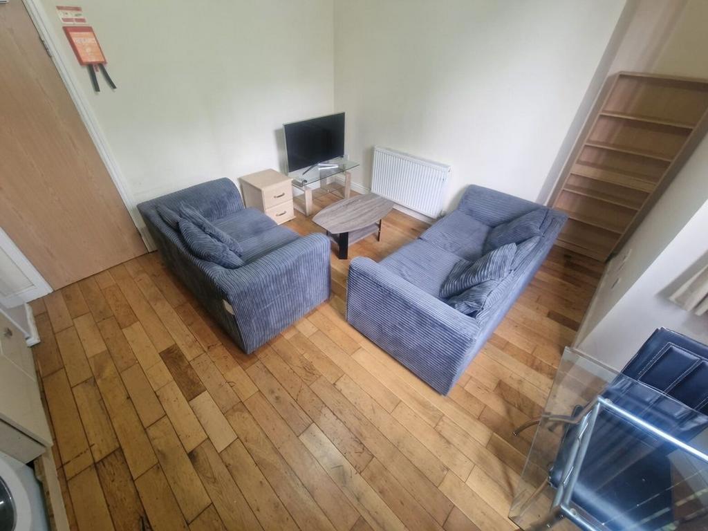 Apartment in Leicester, Highfields - View 2