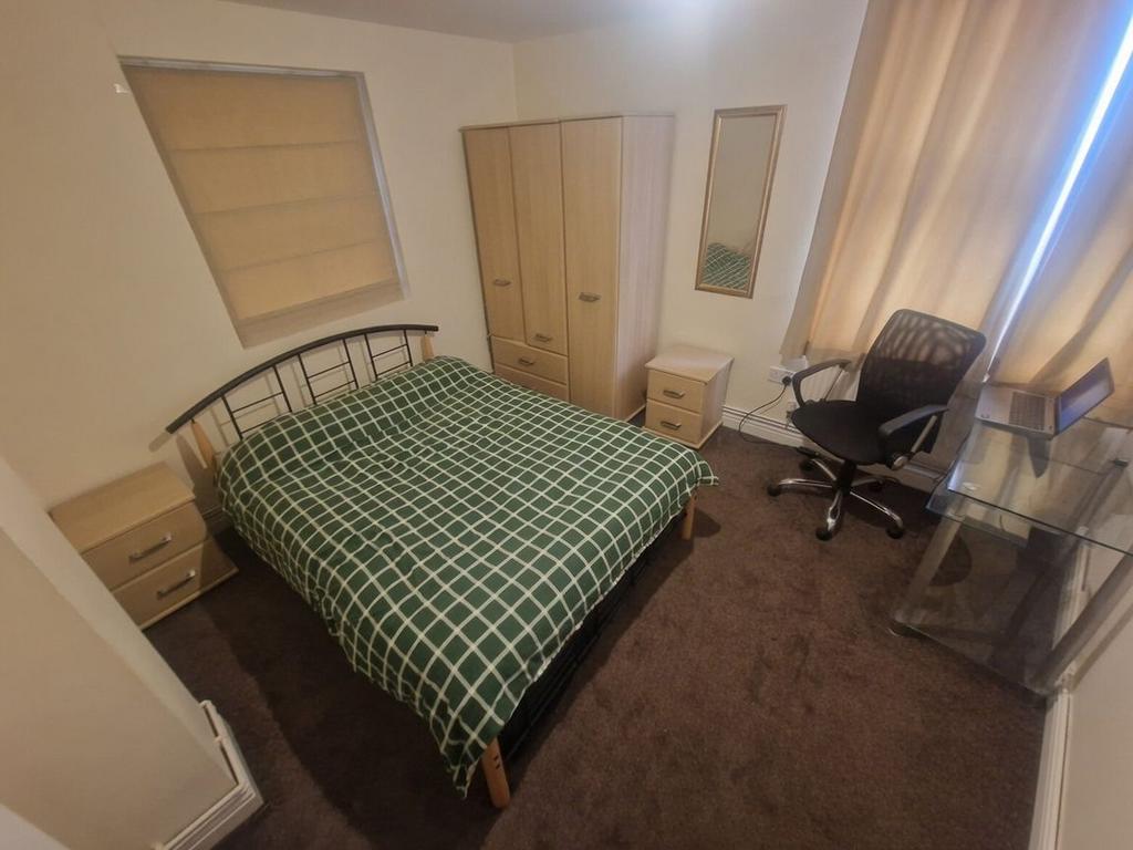 Apartment in Leicester, Highfields - View 4