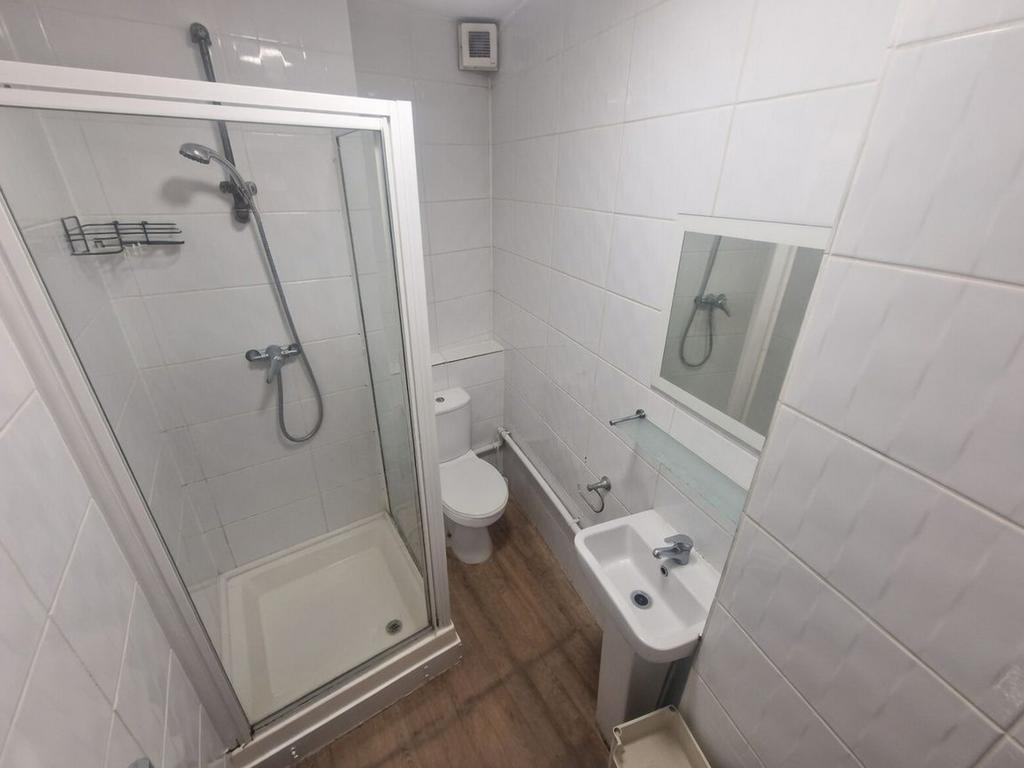 Apartment in Leicester, Highfields - More