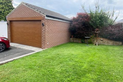 2 bedroom semi-detached bungalow for sale, Fields Road, Lepton, Huddersfield
