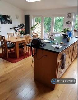 1 bedroom in a house share to rent, Fernside Avenue, London, NW7