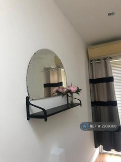 1 bedroom in a house share to rent, Fernside Avenue, London, NW7