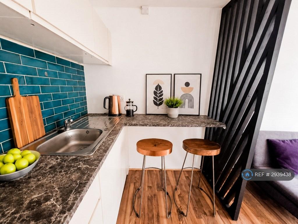 Apartment in London - View 4