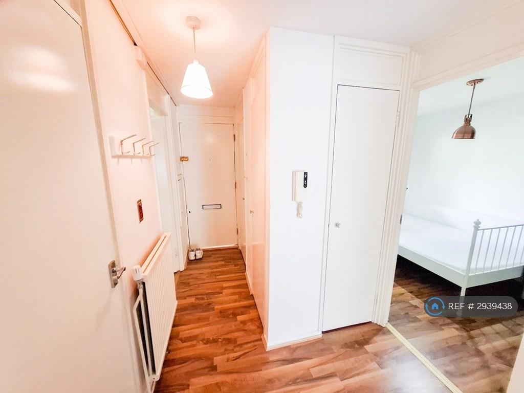 Apartment in London - More
