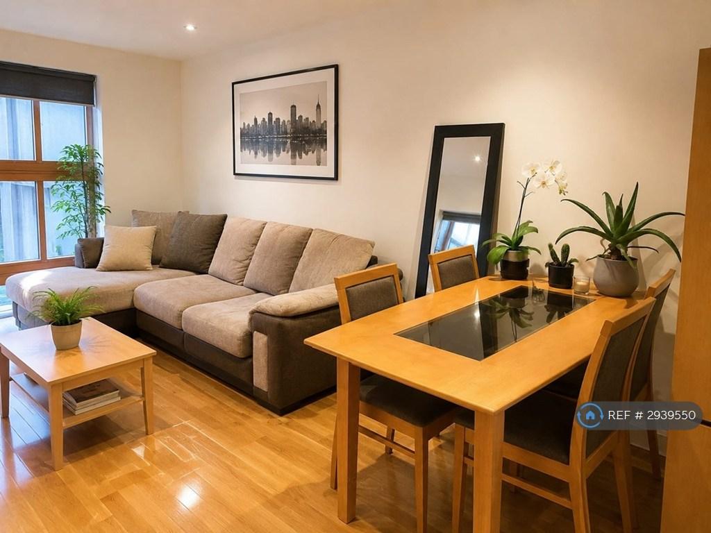 Apartment in Manchester, City Centre - View 2