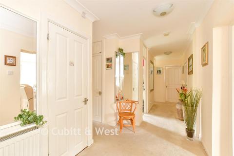 3 bedroom ground floor flat for sale, Dolphin Court, Southsea PO4