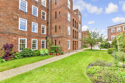 3 bedroom ground floor flat for sale, Dolphin Court, Southsea PO4