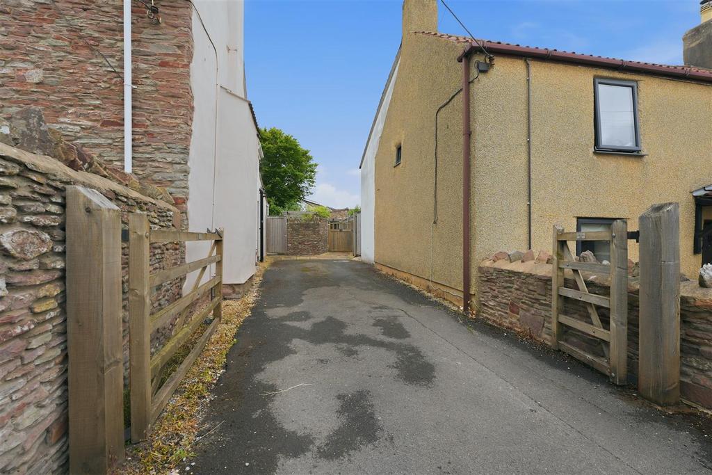 Driveway view, driveway