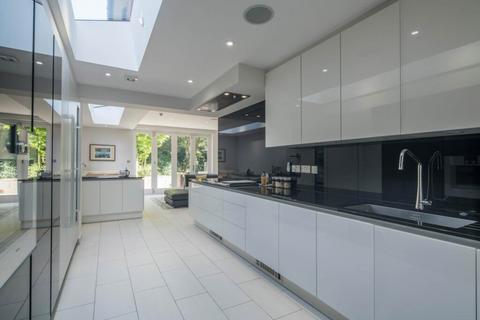 4 bedroom detached house for sale, Elm Tree Road, St John’s Wood, London, NW8
