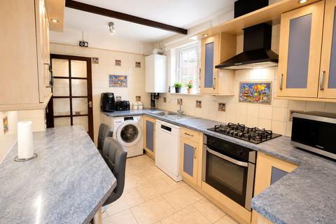 5 bedroom semi-detached house for sale, Hunters Grove, Hayes, Greater London, UB3