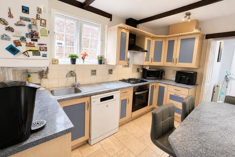 5 bedroom semi-detached house for sale, Hunters Grove, Hayes, Greater London, UB3