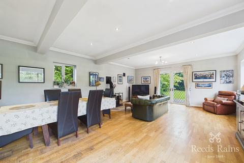 5 bedroom bungalow for sale, School Green Lane, Sheffield S10