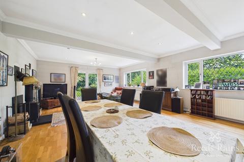 5 bedroom bungalow for sale, School Green Lane, Sheffield S10