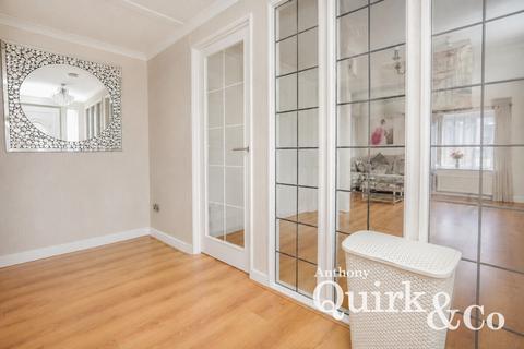 2 bedroom park home for sale, Beach Walk Road, Canvey Island, SS8