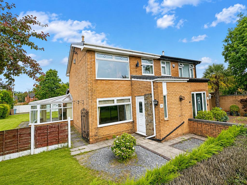 3 bedroom semi-detached house for sale