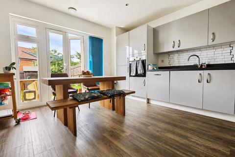 2 bedroom terraced house for sale, Chiltern Crescent, Fair Oak, Eastleigh