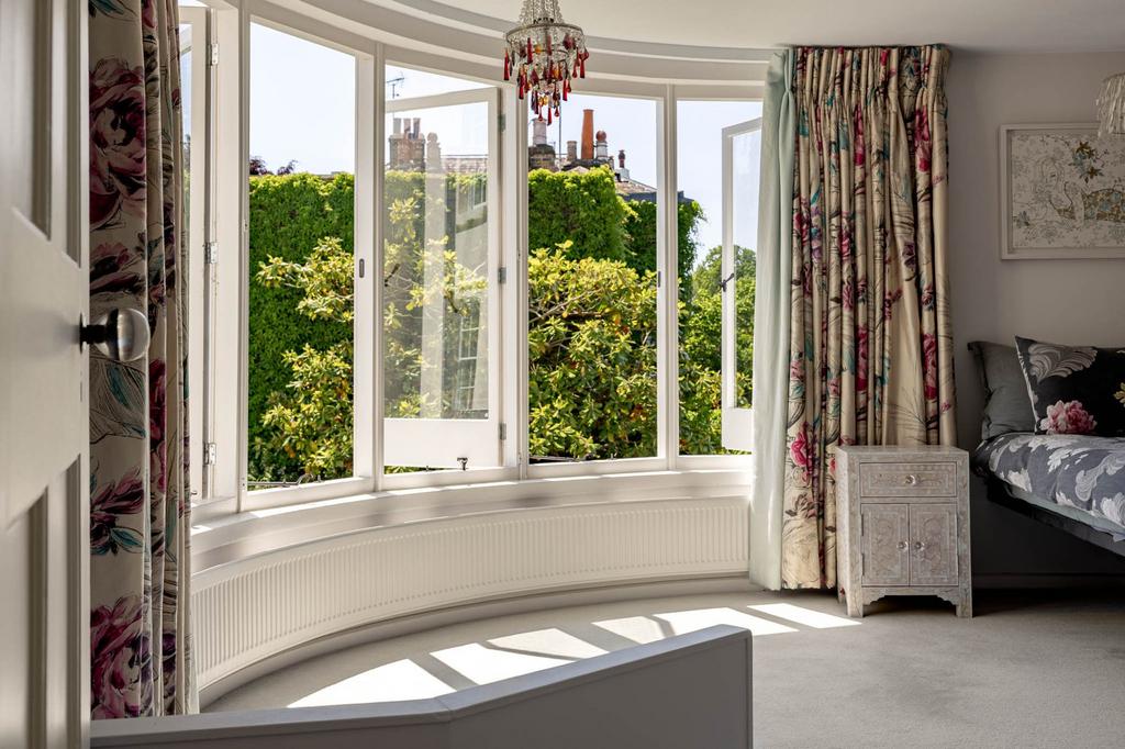 Master bedroom, balcony