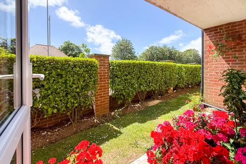 1 bedroom retirement property for sale, St. Aidans Court, Eastbourne, Eastbourne, BN22
