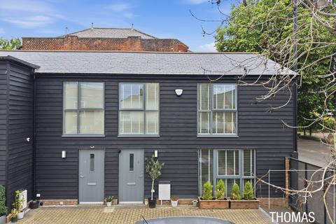 Kitchener Mews, Enfield, EN2