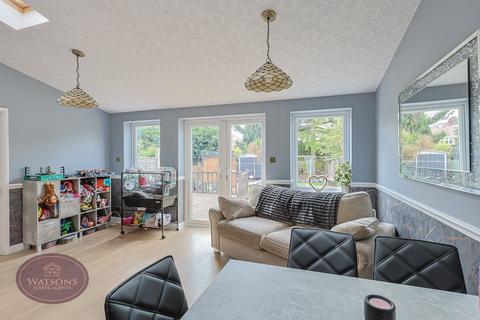3 bedroom semi-detached house for sale, Alandene Avenue, Watnall, Nottingham, NG16