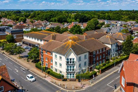 2 bedroom retirement property for sale, Lymington Road, Highcliffe, Christchurch, Dorset, BH23