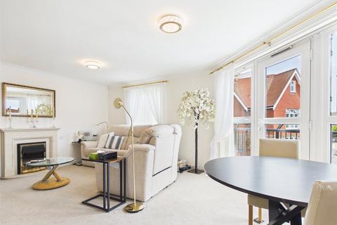 2 bedroom retirement property for sale, Lymington Road, Highcliffe, Christchurch, Dorset, BH23