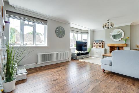 3 bedroom chalet for sale, Greenleas, Benfleet SS7