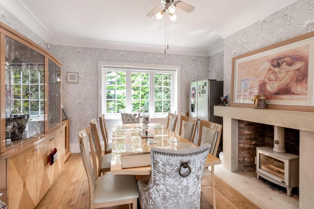 Dining room, fireplace
